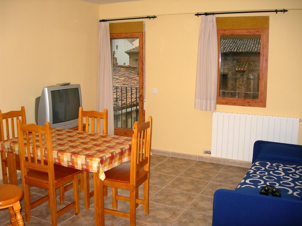 Apartamentos Turisticos Rosario Camarena de la Sierra Esterno foto