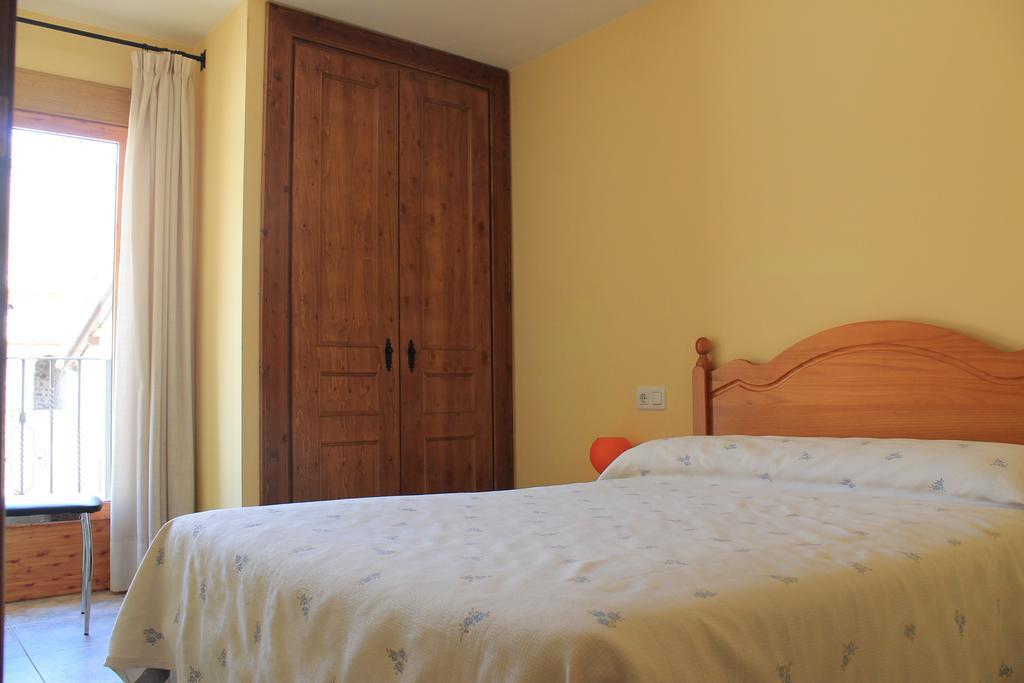 Apartamentos Turisticos Rosario Camarena de la Sierra Camera foto