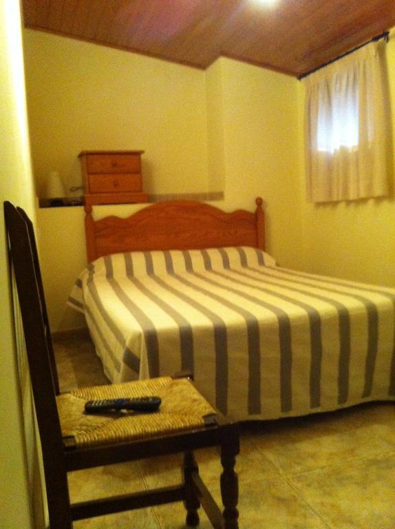 Apartamentos Turisticos Rosario Camarena de la Sierra Esterno foto
